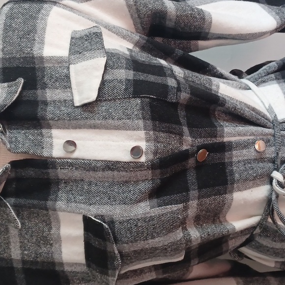 Black plaid flannel Jacket/dress/shirt size XL - Picture 5 of 11